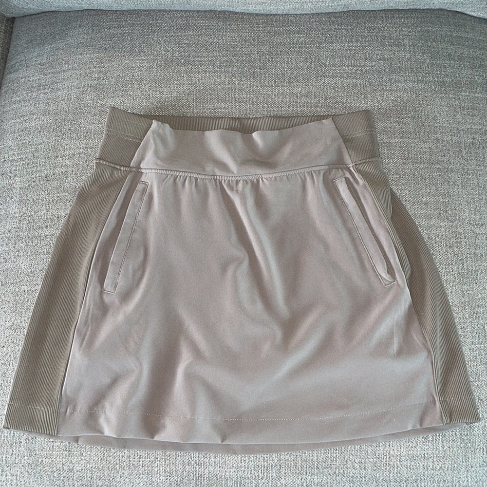 Light Grey Tennis Skirt/Shorts Size S